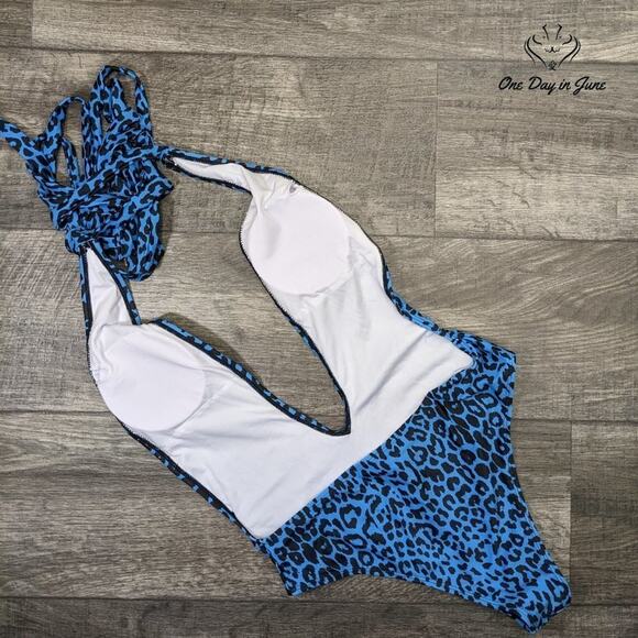 SweatyRocks Sexy Criss Cross Tie Knot Front Deep V One Piece Swimsuit Size M - Picture 4 of 4